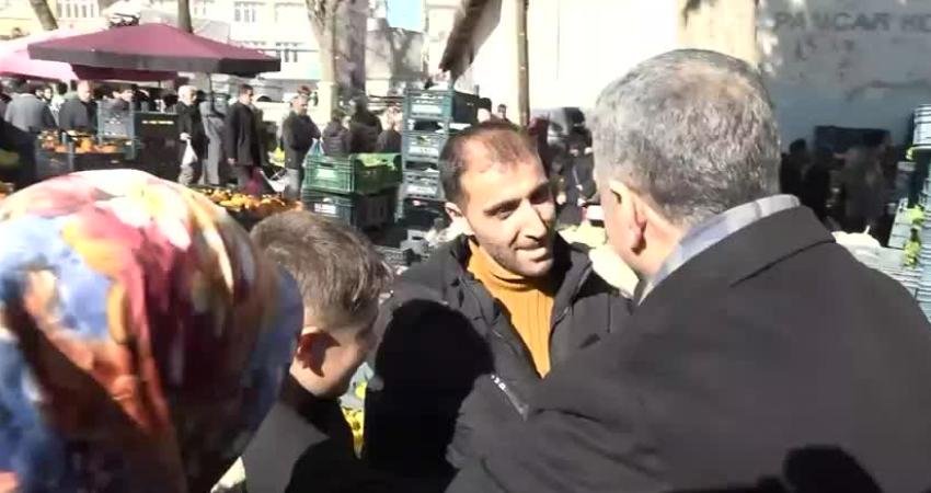 Elazığ'da pazar ziyareti yapan CHP Elazığ Milletvekili Gürsel Erol, "Pazarın dili