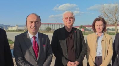 CHP Genel Başkan Yardımcısı Özgür Karabat, tutuklu Antalya Büyükşehir Belediye