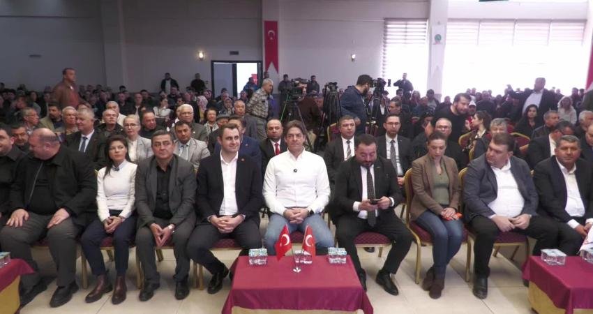 CHP İzmir İl Başkanlığı’nın Ödemiş’te düzenlediği “Çiftçi Buluşması”nda konuşan CHP