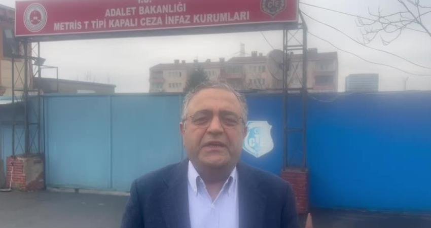 Metris Cezaevi'nde tutuklu bulunan gazeteci Alican Uludağ'ı ziyaret eden CHP