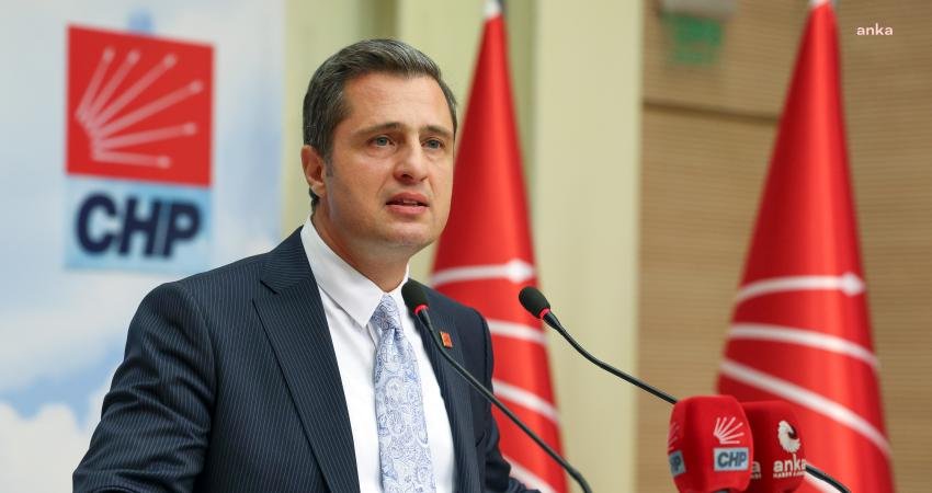 CHP’li Yücel’den Bakan Tekin’e: “Ne zamandan beri MEB müfettişlerinin görevi Cumhurbaşkanı sevgisini ölçmek oldu?” CHP İzmir Milletvekili Deniz Yücel, İzmir Tevfik Fikret Okulları’nda Milli