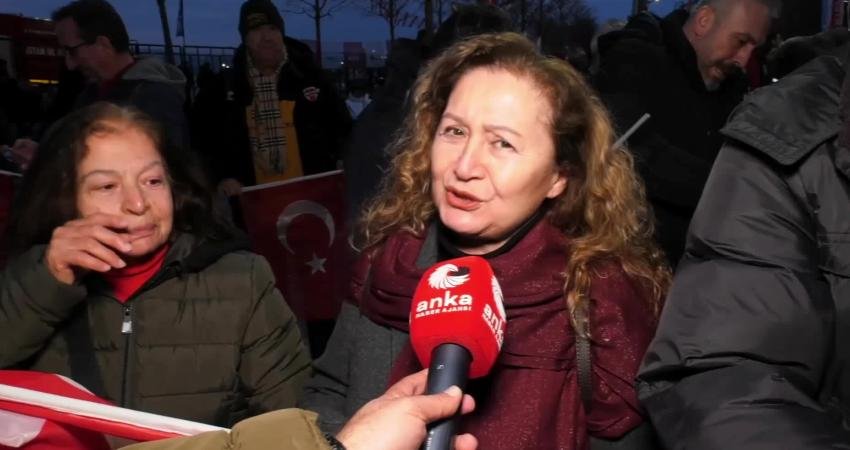 CHP'nin Adalar'da düzenlediği mitinginde konuşan bir yurttaş, "Adı 'adalet' olan parti,
