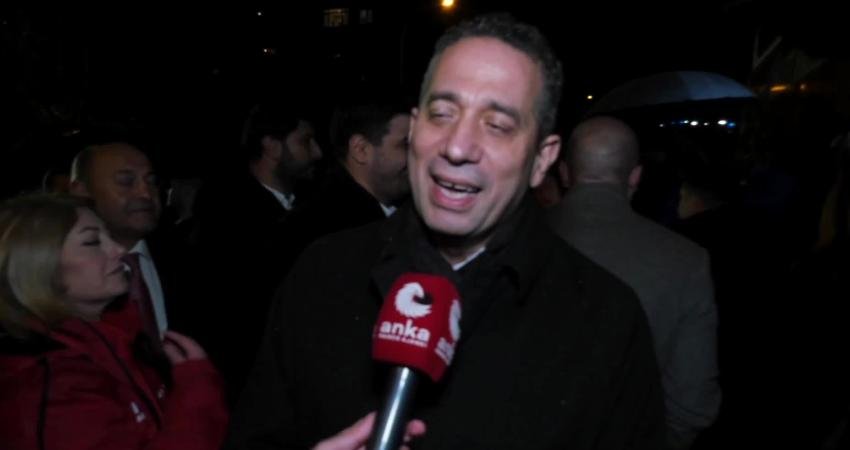 CHP’nin Ataşehir mitingi… Başarır’dan Erdoğan’a: Cesaretin varsa milletin karşısına çık CHP, Ataşehir'de "Millet İradesine Sahip Çıkıyor" sloganıyla miting düzenledi. CHP