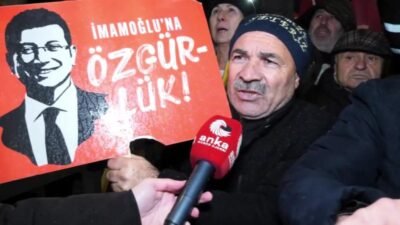 CHP'nin Ataşehir'de düzenlediği mitingde konuşan bir yurttaş, gençlerin gelecek kaygısıyla