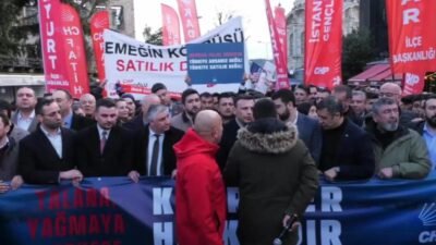 CHP İstanbul İl Örgütü’nün “Köprüler halkındır, satılamaz” konulu eylemi için