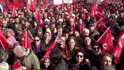 CHP'nin cumhurbaşkanı adayı Ekrem İmamoğlu, Burdur'da düzenlenen "Millet İradesine Sahip Çıkıyor"