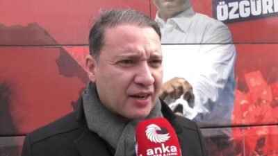 CHP Genel Başkanı Özgür Özel'in mitinglerdeki konuşmasını işitme engelli yurttaşlara