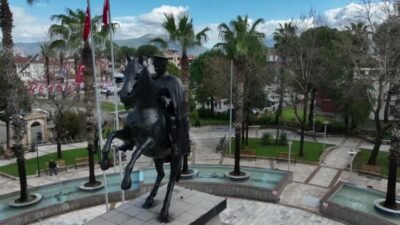  CHP'nin cumhurbaşkanı adayı ve İstanbul Büyükşehir Belediye Başkanı Ekrem İmamoğlu'nun