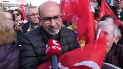 CHP'nin Kocaeli'de düzenlenen "Millet İradesine Sahip Çıkıyor" mitingine katılan emekli