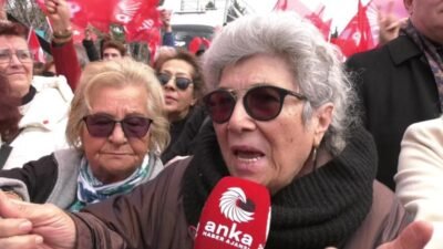 CHP'nin Burdur'daki "Millet İradesine Sahip Çıkıyor" mitingine katılan bir yurttaş,