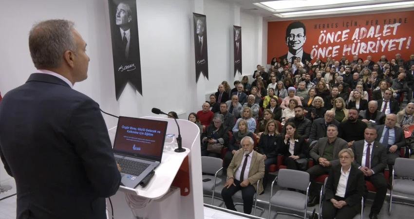 CHP'nin Milli Eğitim Politika Kurulu Başkanı Suat Özçağdaş, CHP'nin Cumhurbaşkanlığı