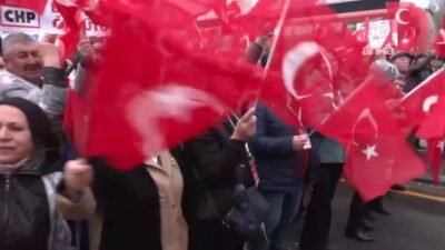 CHP’nin “Millet İradesine Sahip Çıkıyor” temalı mitinglerinin 87’ncisi Niğde’de yapıldı.