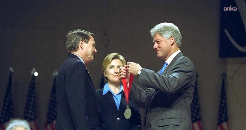 Eski ABD Başkanı Bill Clinton ve eşi eski Dışişleri Bakanı Hillary