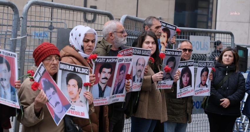 Cumartesi Anneleri İnsan Hakları Derneği İstanbul Şubesi Gözaltında Kayıplara Karşı