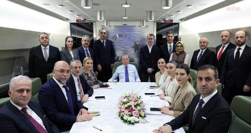 Cumhurbaşkanı Erdoğan: CHP’nin içine düştüğü durum siyasetin dinamikleriyle açıklanamayacak kadar karmakarışık Cumhurbaşkanı Recep Tayyip Erdoğan, "Şimdi CHP'nin içine düştüğü durum siyasetin