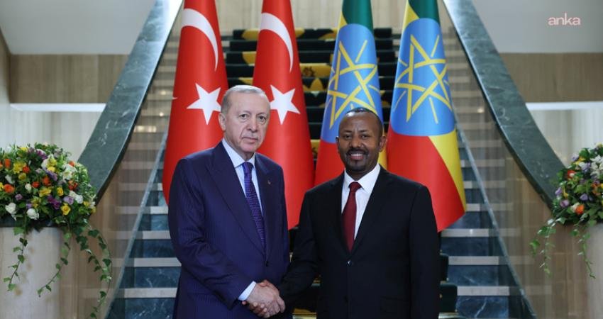 Cumhurbaşkanı Erdoğan Etiyopya’da Cumhurbaşkanı Recep Tayyip Erdoğan, resmi ziyaret kapsamında bulunduğu Addis Ababa'da