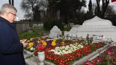 Gelecek Partisi Genel Başkanı Ahmet Davutoğlu, 54. Hükümetin Başbakanı, eski