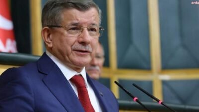 Gelecek Partisi Genel Başkanı Ahmet Davutoğlu, Juventus'u 5-2 yenen Galatasaray için