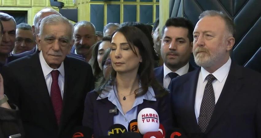 DEM Parti Eş Genel Başkanı Tülay Hatimoğulları, partisinin haftalık grup