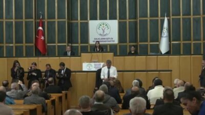 DEM Parti Eş Genel Başkanı Tuncer Bakırhan, bütün siyasi parti