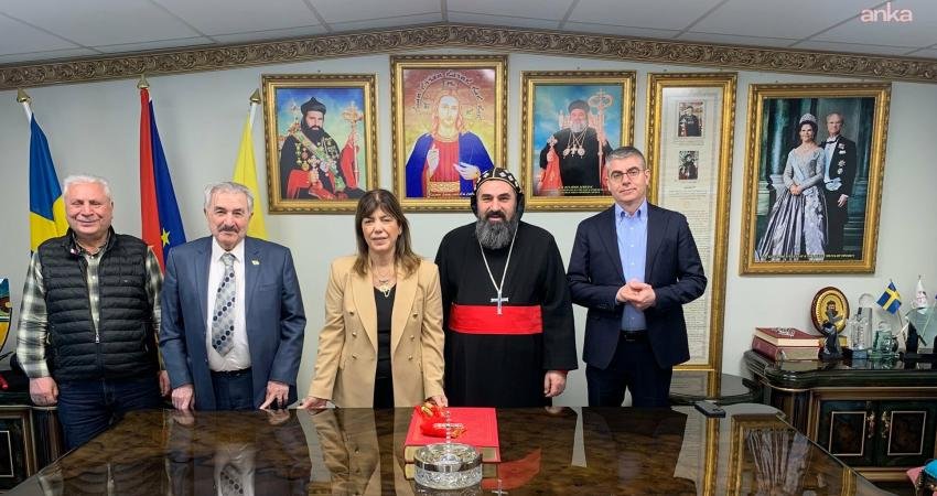 DEM Parti heyetinden İsveç’te Afrem Süryani Kilisesi’ne ziyaret DEM Parti Erzurum Milletvekili Meral Danış Beştaş ve Ağrı Milletvekili