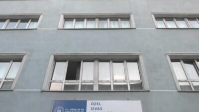 İYİ Parti Genel Başkanı Müsavat Dervişoğlu, Özel Sivas Yüksek Öğrenim Yurdu'nda