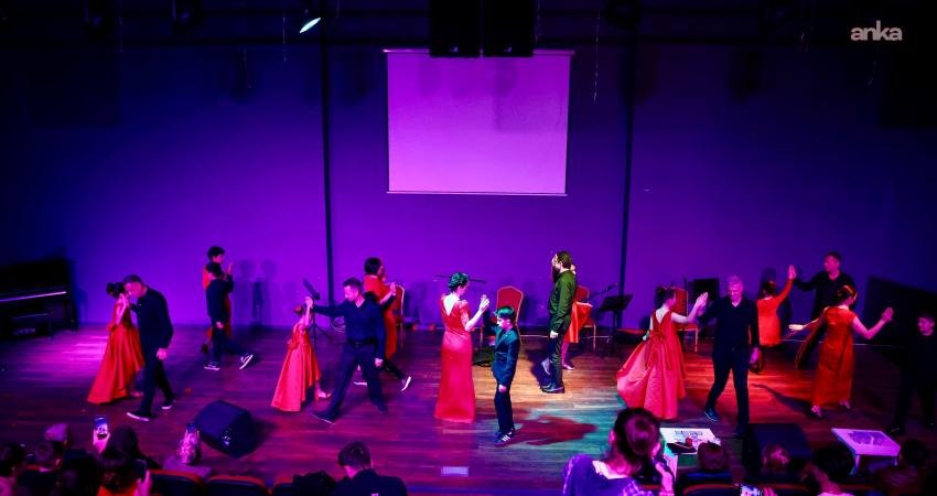 Didim Belediyesi’nden 14 Şubat’a özel program Didim Belediyesi tarafından 14 Şubat Sevgililer Günü dolayısıyla düzenlenen programda