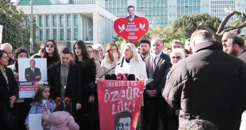 Dilek Kaya İmamoğlu: Tüm siyasetçileri sorumluluk almaya, duruşmaların şeffaflığı için açık ve kararlı bir tutum sergilemeye çağırıyorum 19 Mart operasyonu mağdur yakınları tarafından kurulan Aile Dayanışma Ağı’nın