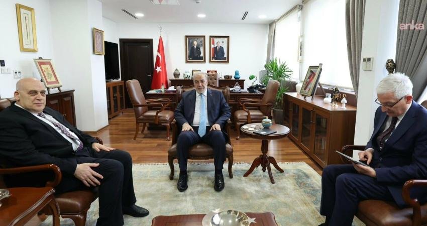 Dışişleri Bakan Yardımcısı Kulaklıkaya, Filistin’in Ankara Büyükelçisi Abujaiş ile görüştü Dışişleri Bakan Yardımcısı Büyükelçi Musa Kulaklıkaya, Filistin Devleti’nin Ankara Büyükelçisi