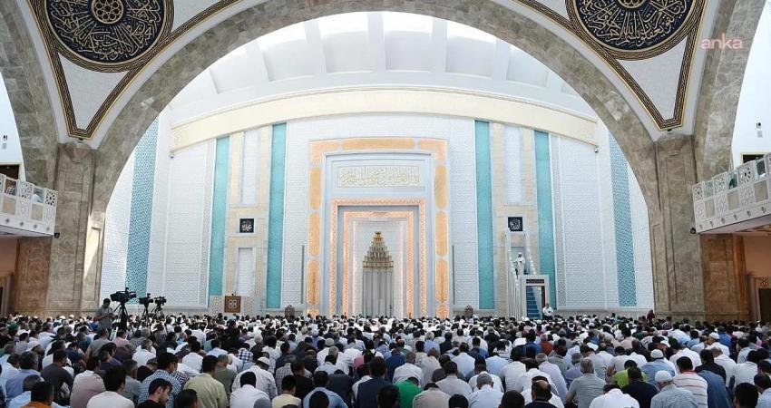 Diyanet İşleri Başkanlığı'nın, bugün tüm camilerde okutulacak cuma hutbesinde, aile bağlarının