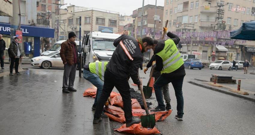 Diyarbakır Büyükşehir Belediyesi ekipleri, yoğun kar yağışı ve donma-çözülme döngüsü