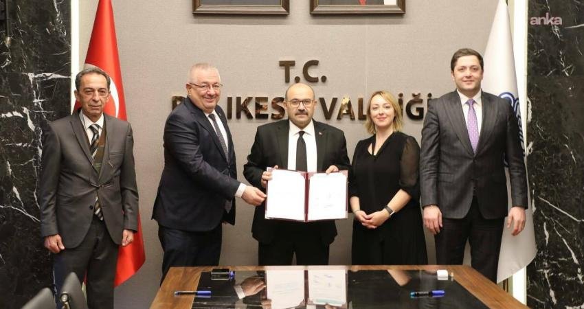 Edremit Belediyesi, ilçenin farklı mahallelerinde sağlık hizmetlerine erişimi güçlendirecek üç