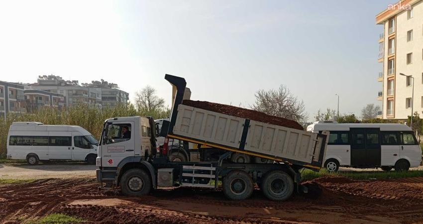 Efeler Belediyesi, “Fenerbahçeliler Parkı” projesinde çalışmalara başladı Efeler Belediyesi tarafından Zeybek Mahallesi’nde hayata geçirilecek "Fenerbahçeliler Parkı" projesinde