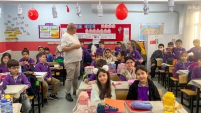 Efeler Belediyesi İklim Değişikliği ve Sıfır Atık Müdürlüğü ekiplerince okullarda