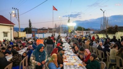 Efeler Belediyesi’nin “Gönül Sofraları” Kocagür Mahallesi’nde kuruldu Efeler Belediyesi’nin ramazan ayı kapsamında düzenlediği "Gönül Sofraları" son olarak