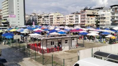 Uzun zamandır Kurtuluş Mahallesi’nde kurulan semt pazarı, Efeler Belediyesi’nin planlı