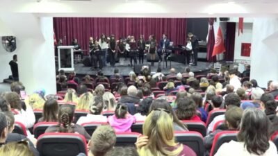 Türk müziğinin iki unutulmaz ismi Barış Manço ve Cem Karaca’nın