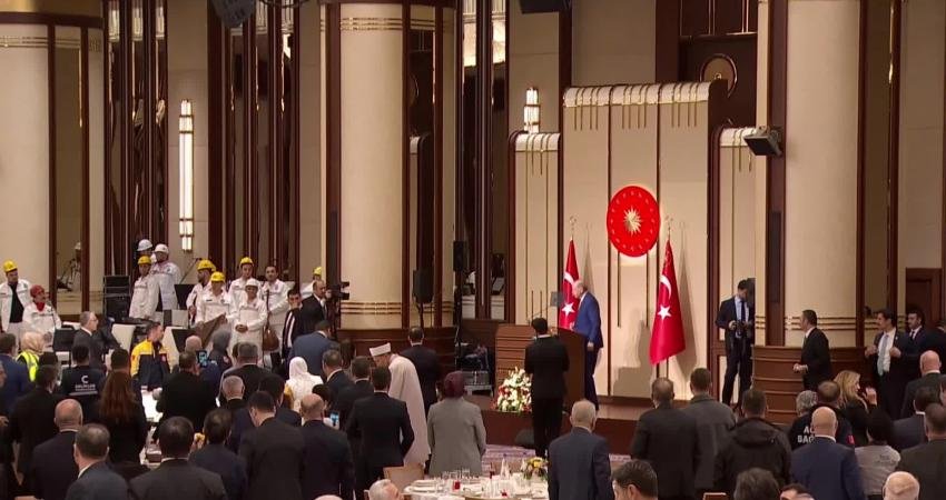 Cumhurbaşkanı Recep Tayyip Erdoğan, "Laiklik kavramının arkasına korkakça saklanıp milletin