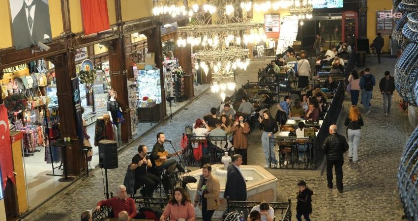 Eskişehir Büyükşehir Belediyesi Haller Gençlik Merkezi’nde ramazan etkinlikleri sürüyor Eskişehir Büyükşehir Belediyesi (EBB), ramazan ayının manevi atmosferini kültür ve