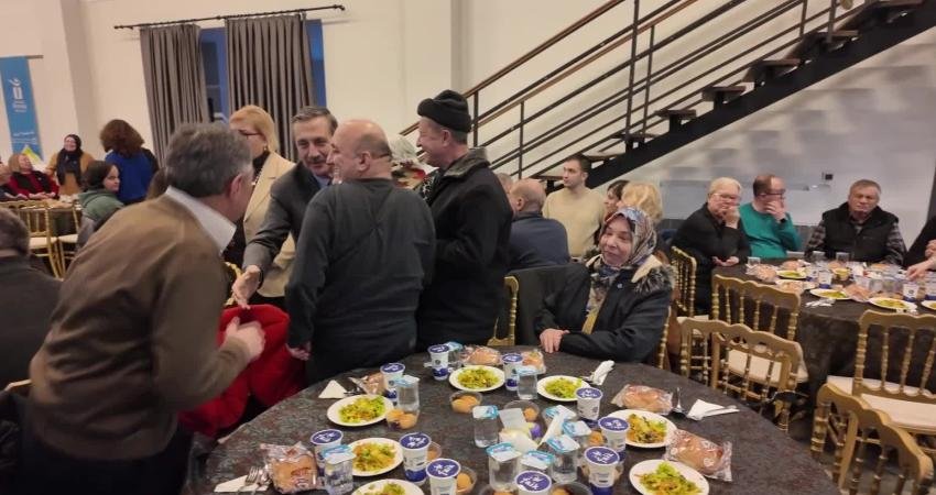Eskişehir Tepebaşı’nda Belediye Başkanı Ataç, engelli bireyler ve ailelerle buluştu Tepebaşı Belediye Başkanı Ahmet Ataç, ramazan ayı dolayısıyla düzenlenen iftar