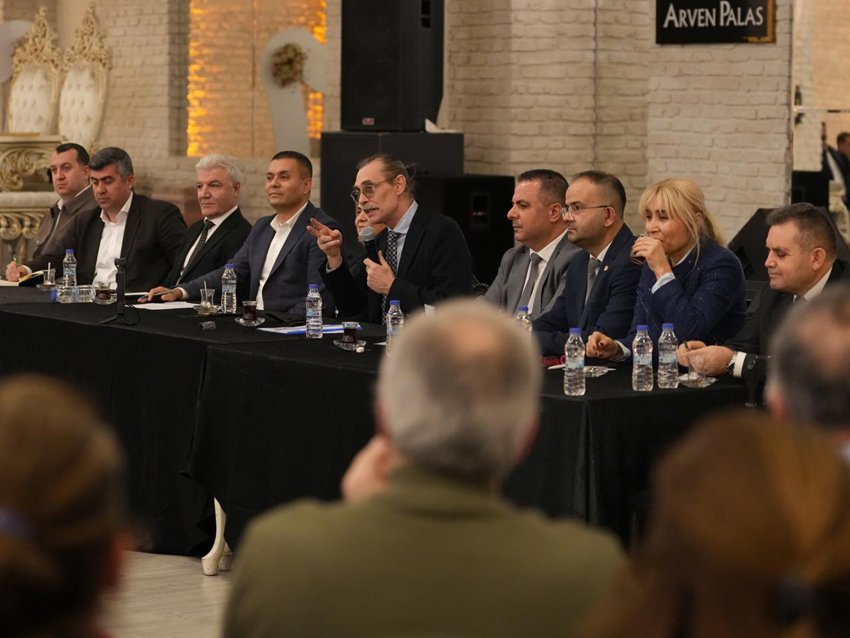 Etimesgut Belediye Başkanı Erdal Beşikcioğlu, mahalle toplantıları kapsamında Altay Mahallesi