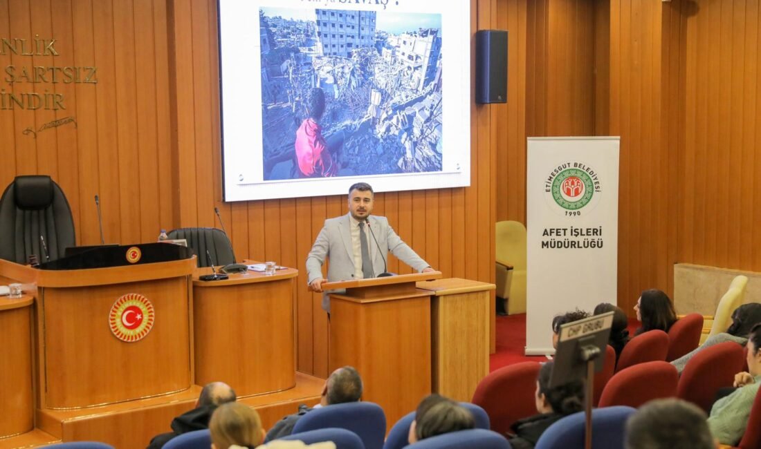 Etimesgut Belediyesi, toplumun ve belediye personelinin afetlere karşı bilinçlendirilmesi amacıyla