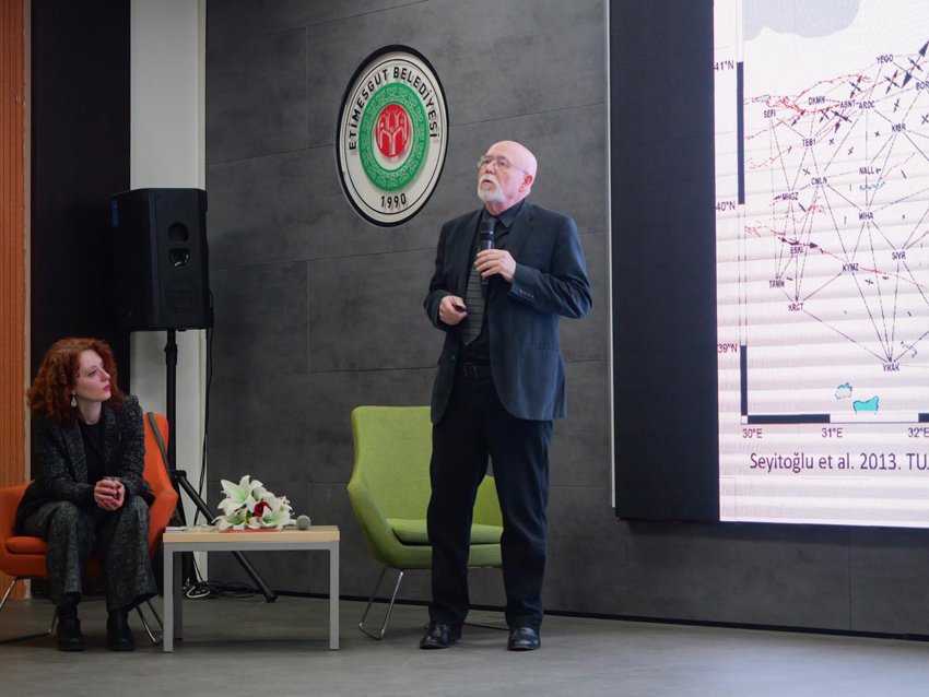 Etimesgut’ta Deprem Farkındalık Paneli düzenlendi 6 Şubat depremlerinin yıl dönümünde Etimesgut’ta düzenlenen Deprem Farkındalık Paneli’nde