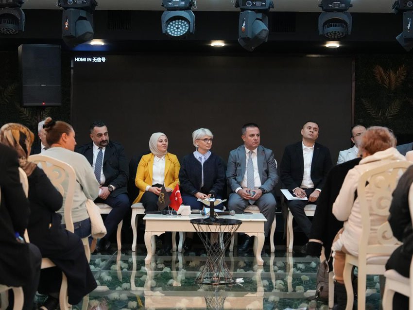 Etimesgut Belediyesi tarafından ilçe genelinde sürdürülen mahalle buluşmaları kapsamında Piyade