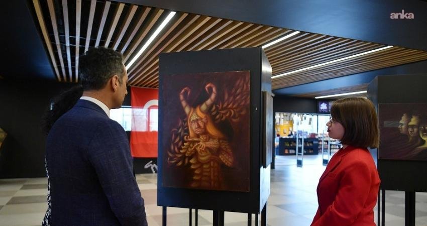 Sanatçı Açelya Bingöl’ün "Evrenler" adlı resim sergisi, Beylikdüzü Atatürk Kültür ve