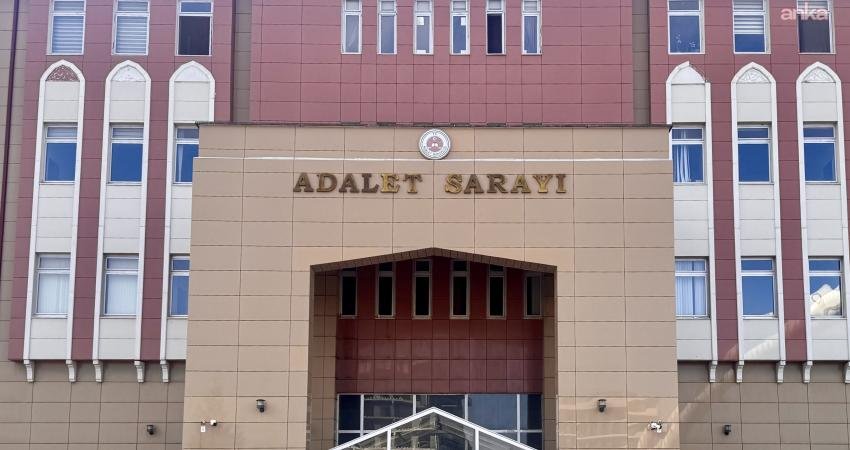 Ferdi Zeyrek davasında ikinci duruşma: Tanıklar dinlendi, sanıkların yurt dışı yasakları kaldırıldı Eski Manisa Büyükşehir Belediye Başkanı Ferdi Zeyrek’in elektrik akımına kapılarak