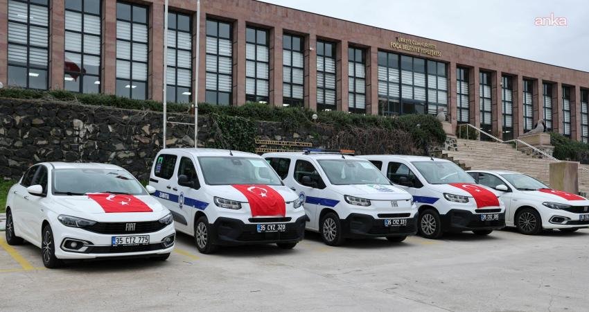 Foça Belediyesi araç filosuna 5 yeni hizmet aracı kazandırdı Foça Belediyesi, daha önce 30 milyon 882 bin 213 TL