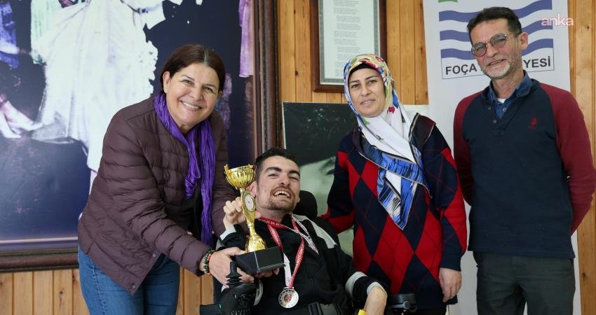 Foça Belediyesporlu Veli Ortak, Boccia İzmir İl Turnuvası’nda BC3 kategorisinde
