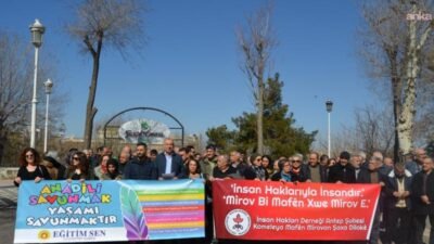 Gaziantep’te Eğitim Sen ve İnsan Hakları Derneği (İHD) üyeleri, 21