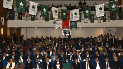 Gelecek Partisi tarafından düzenlenen Çekmeköy İlçe Kongresi'nde; AK Parti, Yeniden Refah